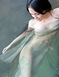 Reon Kadena is getting all wet and slippery today.