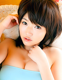 Let Noriko Kijima brighten up your day with her presence.