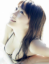 Mikie Hara is looking hot as hell in her black bikini today.